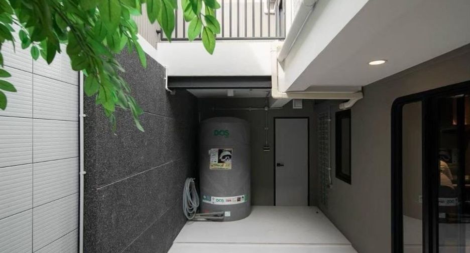 Casa adosada en venta de 3 habitaciones en Watthana, Bangkok