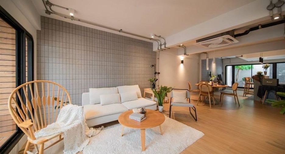 Casa adosada en venta de 3 habitaciones en Watthana, Bangkok