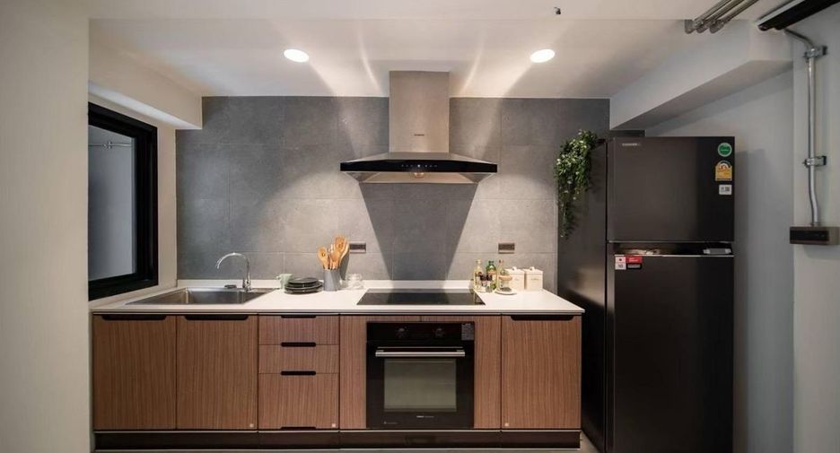 Casa adosada en venta de 3 habitaciones en Watthana, Bangkok