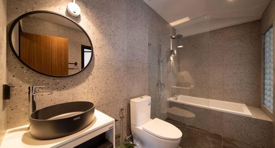 Casa adosada en venta de 3 habitaciones en Watthana, Bangkok