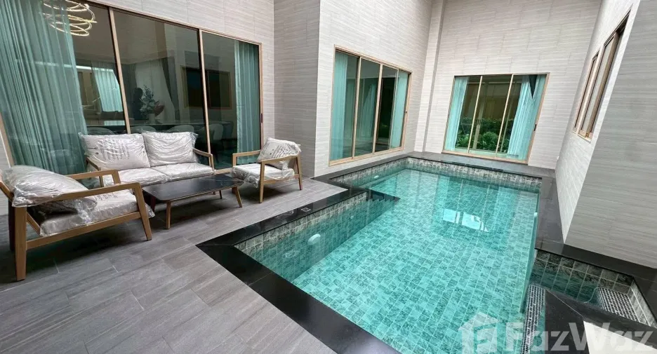For rent 4 bedrooms villa in Bang Lamung, Chonburi
