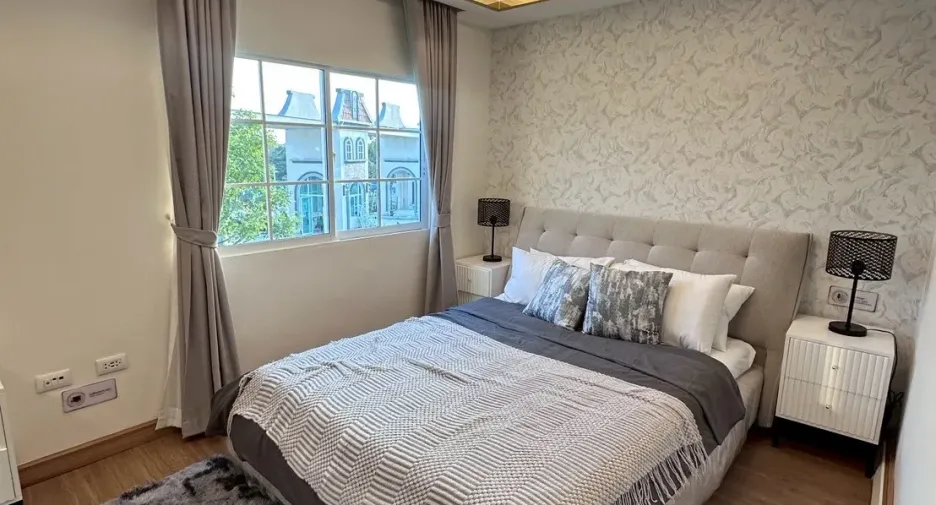 For sale 4 bedrooms townhouse in Bang Lamung, Chonburi