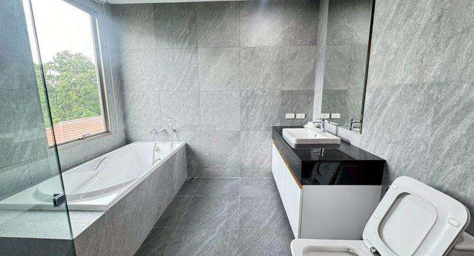 Condo en alquiler de 3 habitaciones en Mueang Chiang Mai, Chiang Mai