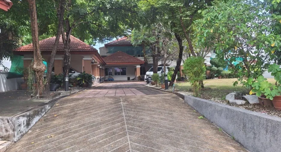 Casa en venta de 7 habitaciones en Mueang Samut Prakan, Samut Prakan
