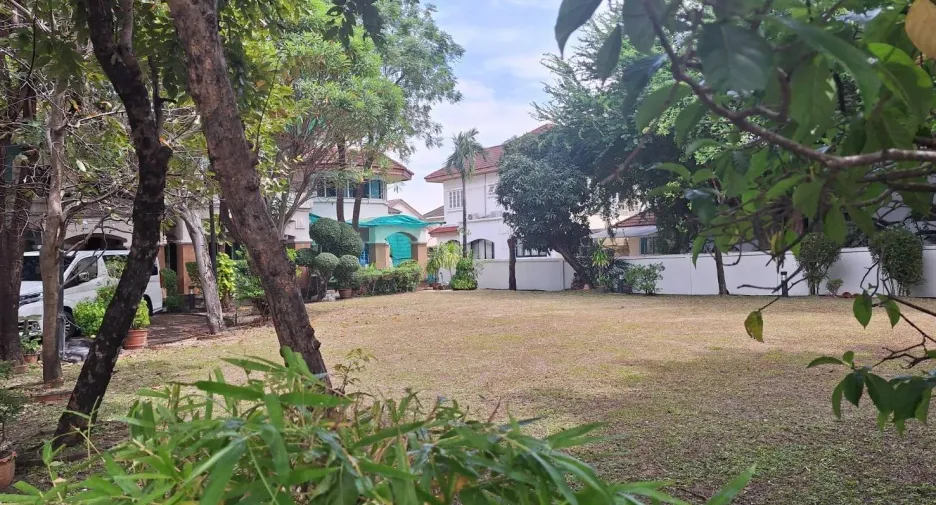 Casa en venta de 7 habitaciones en Mueang Samut Prakan, Samut Prakan