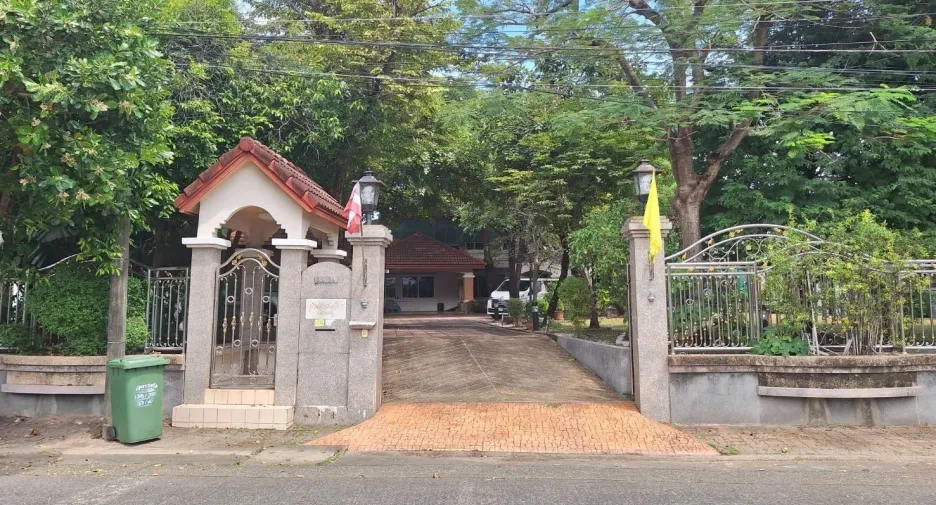 Casa en venta de 7 habitaciones en Mueang Samut Prakan, Samut Prakan