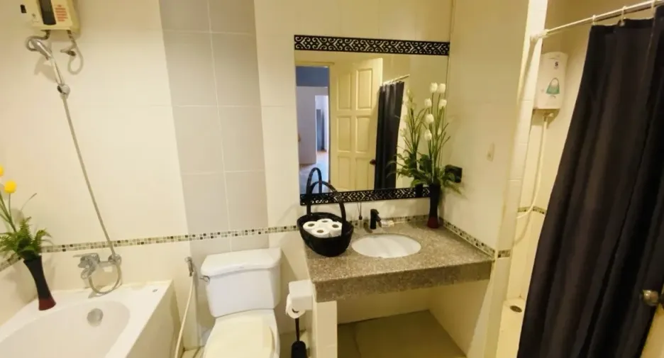 For sale 2 ベッドルーム condo in Mueang Chiang Mai, Chiang Mai