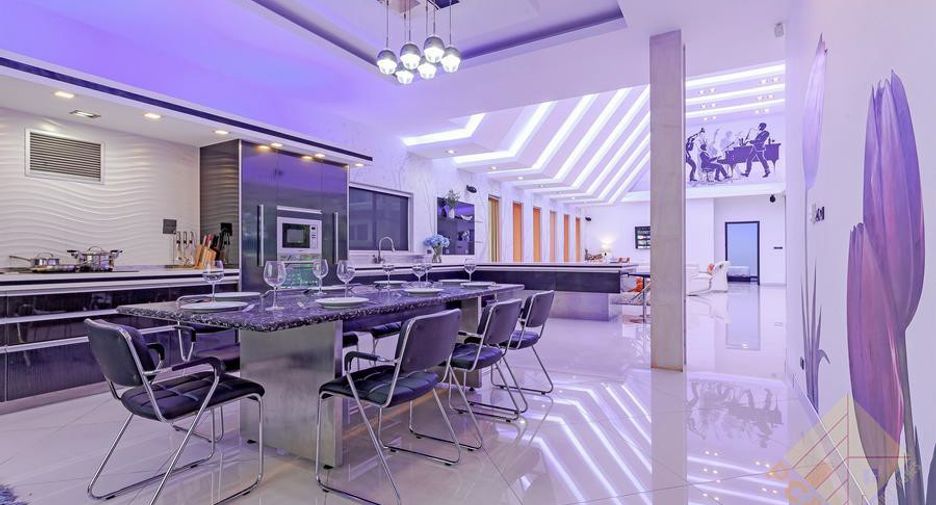 For rent and for sale 4 bedrooms house in Bang Lamung, Chonburi
