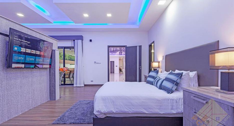 For rent and for sale 4 bedrooms house in Bang Lamung, Chonburi