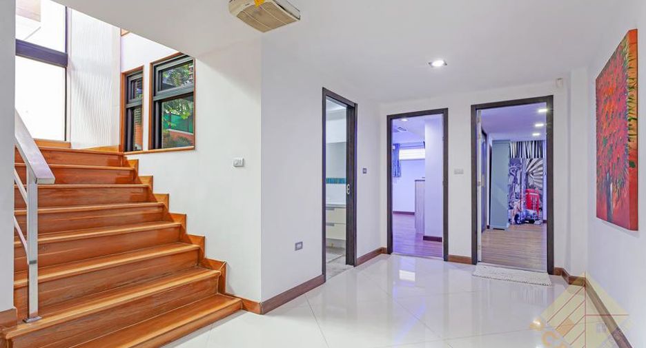 For rent and for sale 4 bedrooms house in Bang Lamung, Chonburi