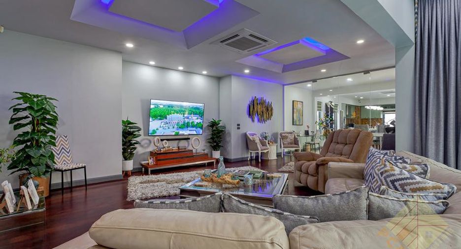 For rent and for sale 5 bedrooms house in Bang Lamung, Chonburi