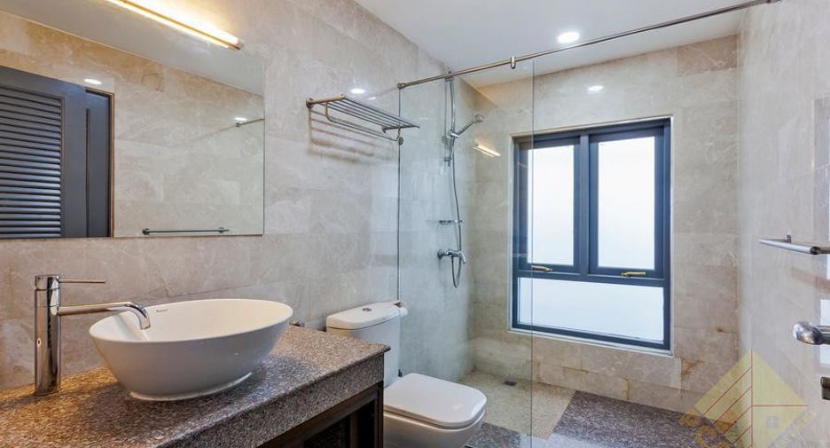 For rent and for sale 5 bedrooms house in Bang Lamung, Chonburi