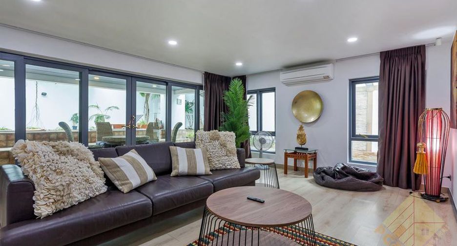 For rent and for sale 5 bedrooms house in Bang Lamung, Chonburi