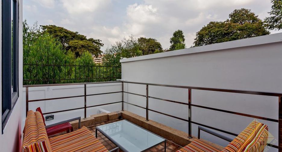 For rent and for sale 5 bedrooms house in Bang Lamung, Chonburi