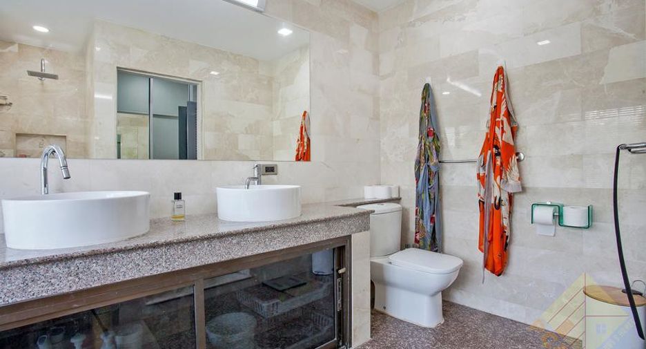 For rent and for sale 5 bedrooms house in Bang Lamung, Chonburi