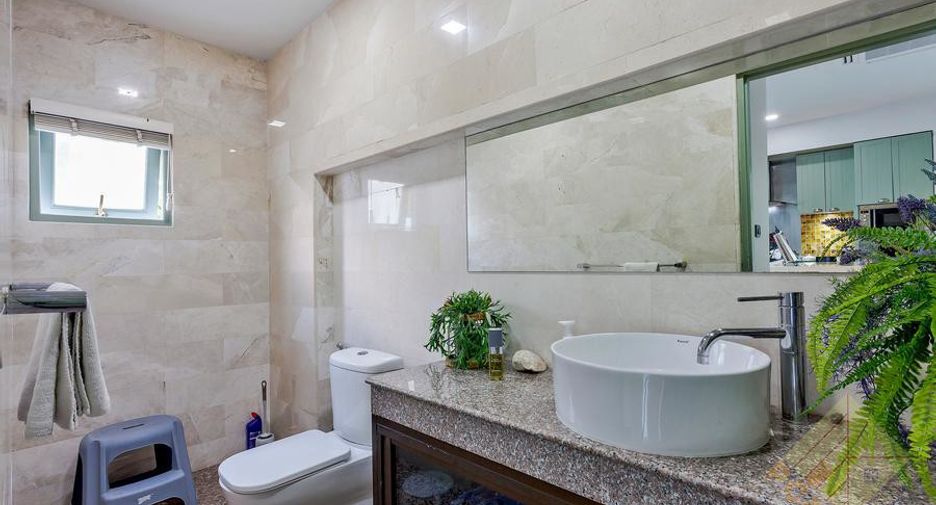 For rent and for sale 5 bedrooms house in Bang Lamung, Chonburi