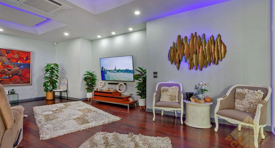 For rent and for sale 5 bedrooms house in Bang Lamung, Chonburi