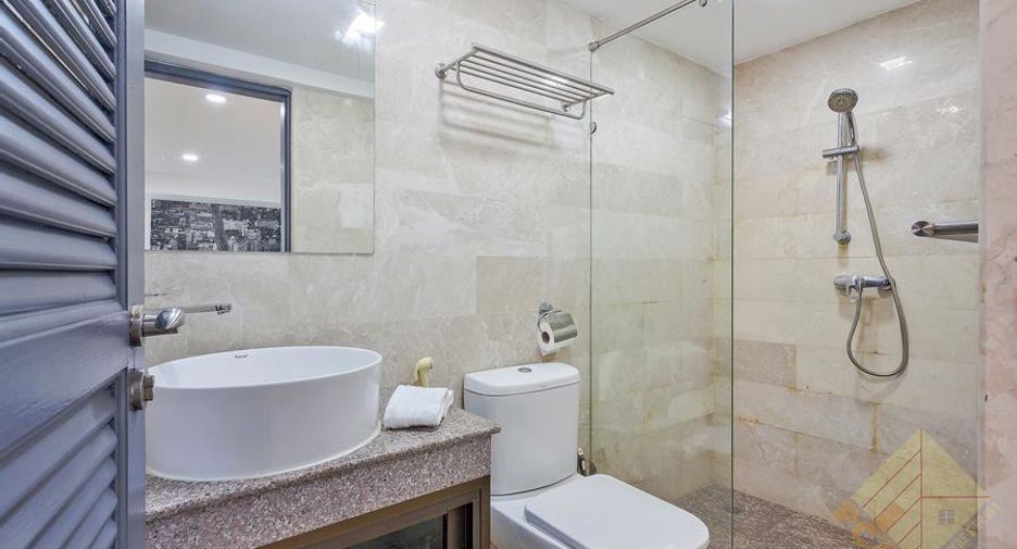 For rent and for sale 5 bedrooms house in Bang Lamung, Chonburi