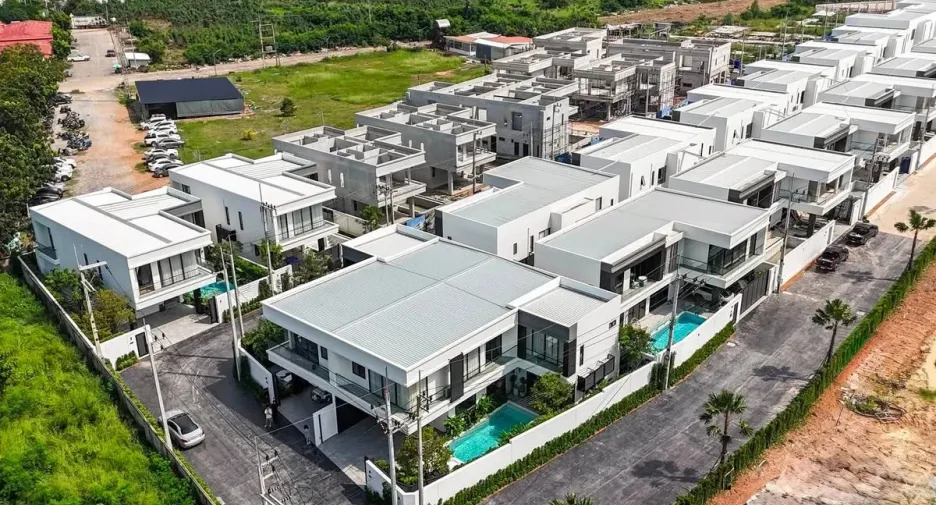 Casa en venta de 4 habitaciones en Bang Lamung, Chonburi