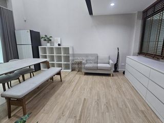 出租 3 卧室 联排别墅 在 Suan Luang, 曼谷