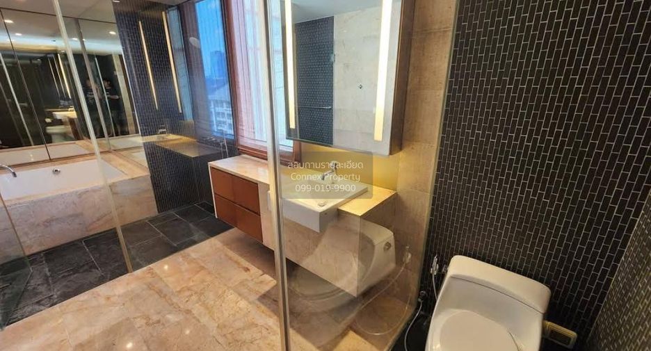 For rent 2 bedrooms condo in Pathum Wan, Bangkok