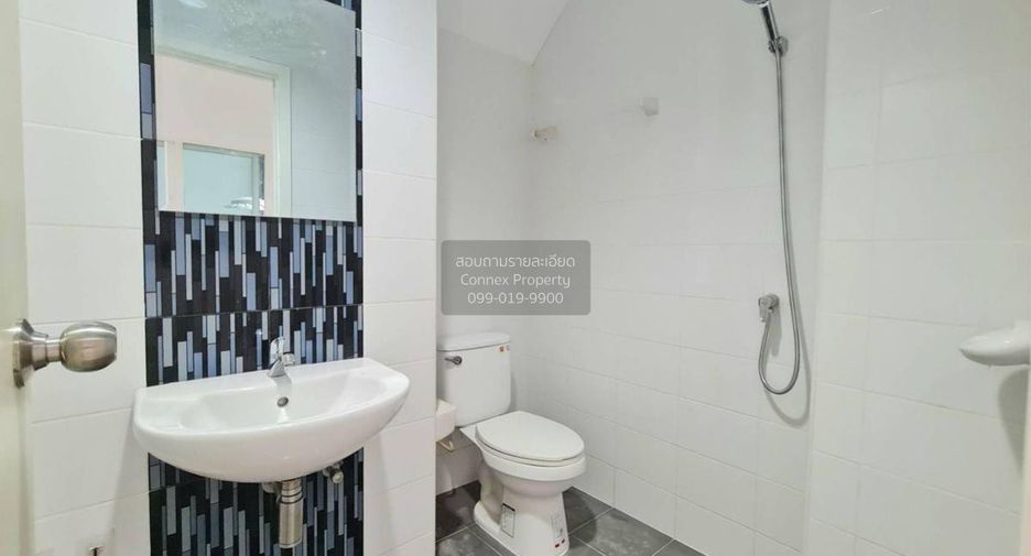 For rent 3 bedrooms townhouse in Mueang Pathum Thani, Pathum Thani