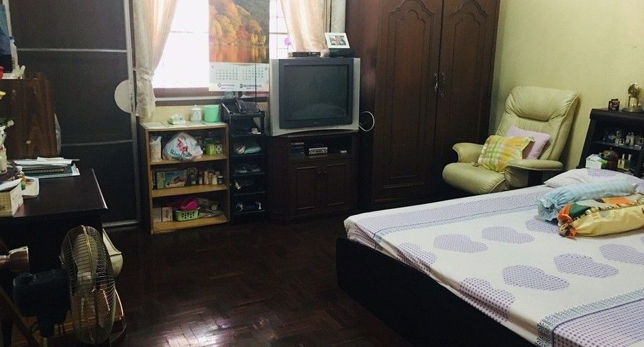 出租 3 卧室 联排别墅 在 Khlong Toei, 曼谷