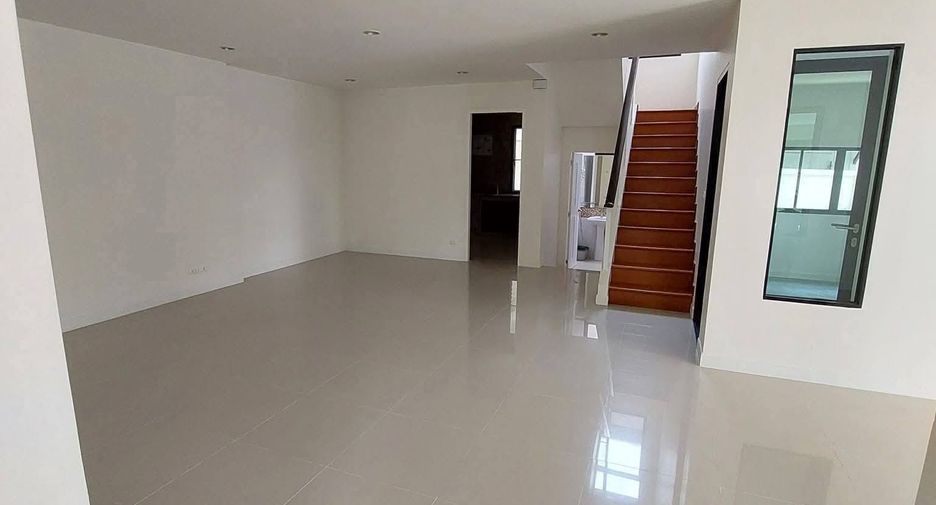 Casa en venta de 4 habitaciones en Prawet, Bangkok