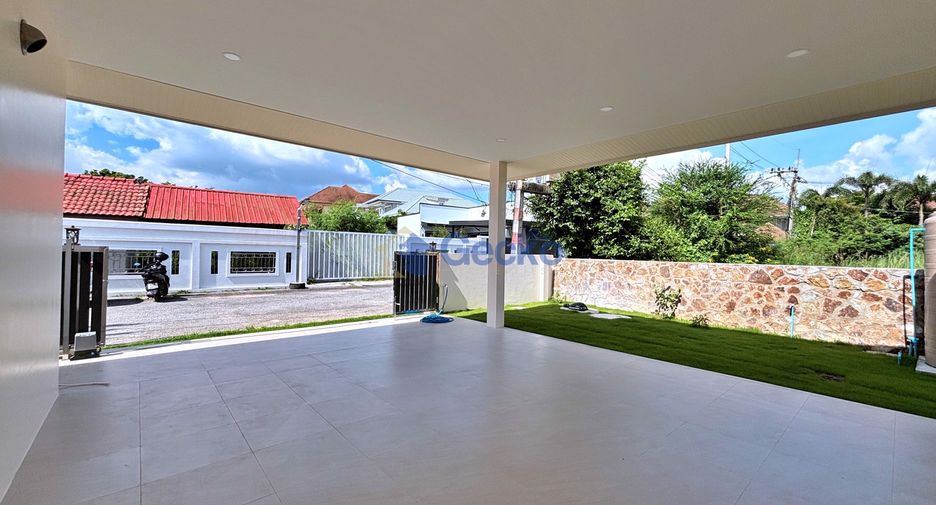 For rent and for sale 3 bedrooms house in Bang Lamung, Chonburi