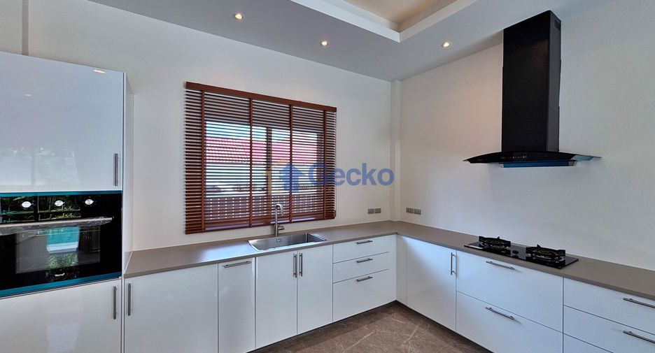 For rent and for sale 3 bedrooms house in Bang Lamung, Chonburi