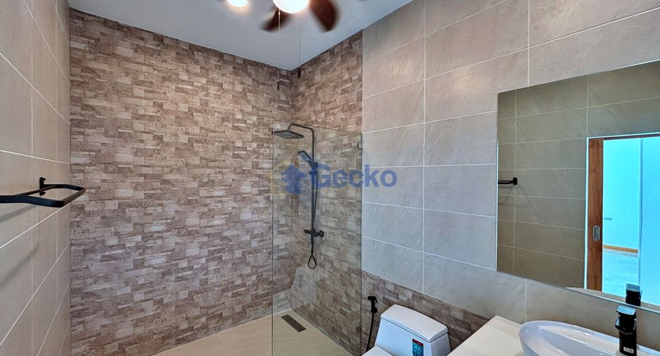For rent and for sale 3 bedrooms house in Bang Lamung, Chonburi