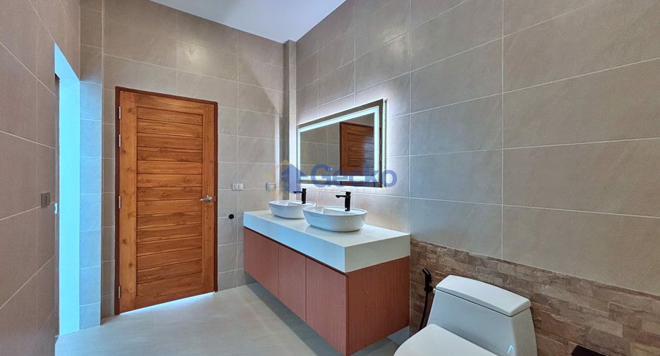 For rent and for sale 3 bedrooms house in Bang Lamung, Chonburi