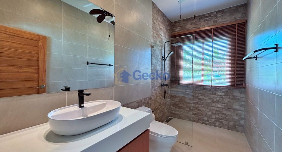 For rent and for sale 3 bedrooms house in Bang Lamung, Chonburi