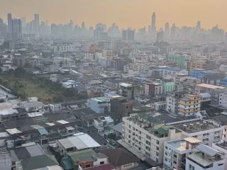 For sale 3 bedrooms condo in Huai Khwang, Bangkok
