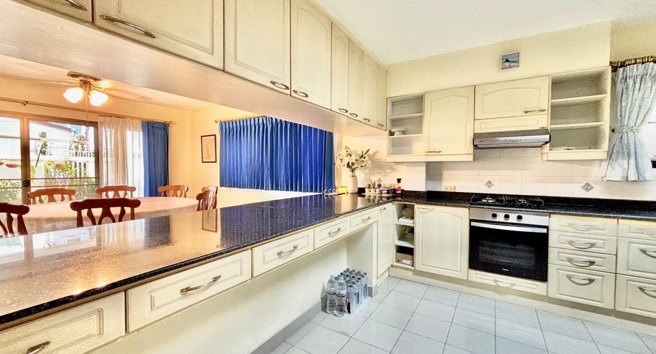 Casa en venta y en alquiler de 3 habitaciones en Mueang Phuket, Phuket
