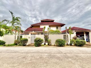 Casa en venta y en alquiler de 3 habitaciones en Mueang Phuket, Phuket