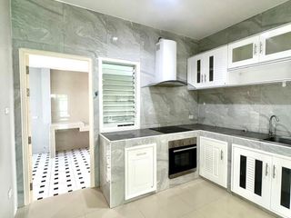 Casa en venta y en alquiler de 4 habitaciones en Mueang Phuket, Phuket