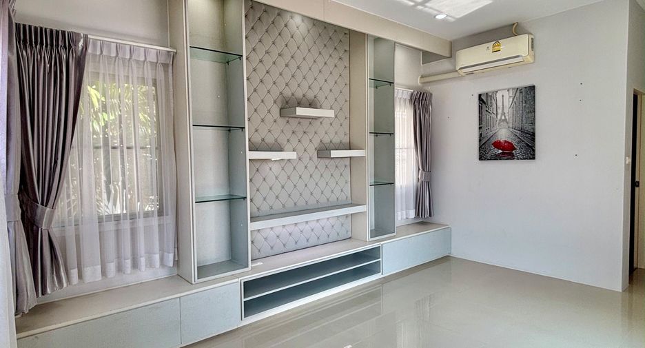 Casa en venta y en alquiler de 4 habitaciones en Mueang Phuket, Phuket