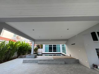 Casa en venta y en alquiler de 4 habitaciones en Mueang Phuket, Phuket