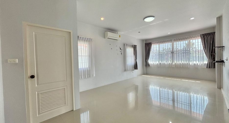 Casa en venta y en alquiler de 4 habitaciones en Mueang Phuket, Phuket