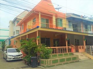 出售 4 卧室 联排别墅 在 Bang Sao Thong, Samut Prakan
