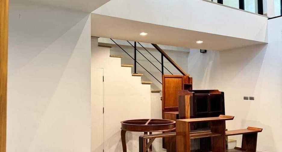 Casa adosada en venta de 3 habitaciones en Lat Phrao, Bangkok