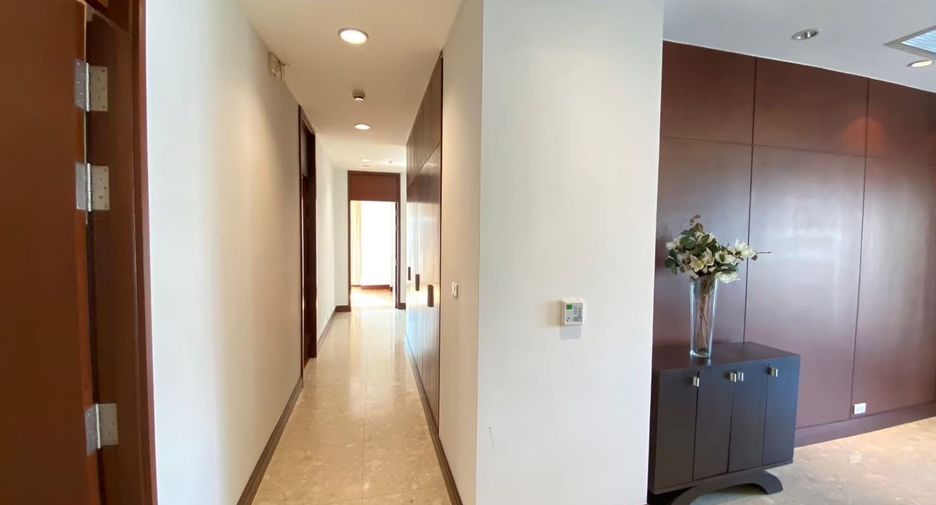 À louer 3 chambres condo à Pathum Wan, Bangkok