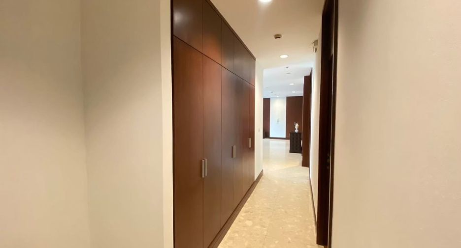 À louer 3 chambres condo à Pathum Wan, Bangkok