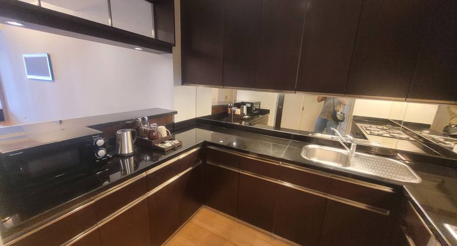 Condo en alquiler de 1 habitaciones en Khlong Toei, Bangkok