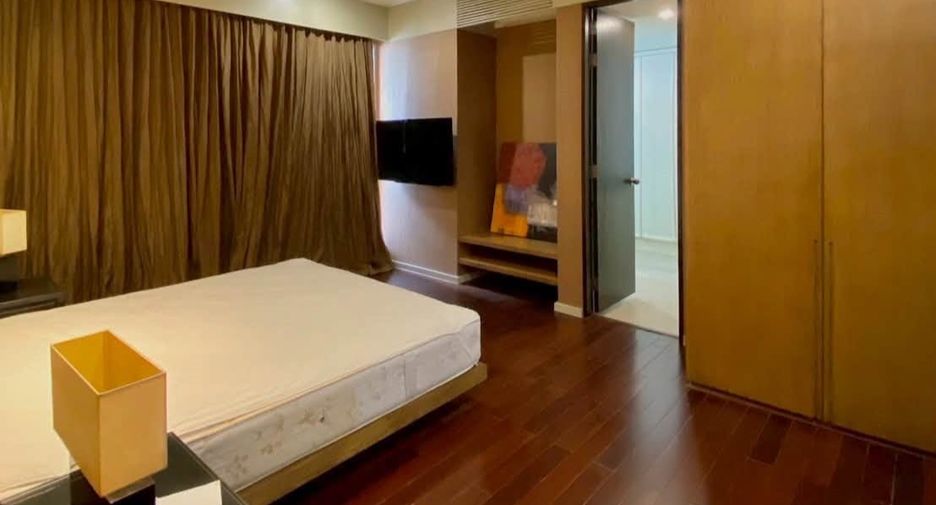 À louer 3 chambres condo à Khlong Toei, Bangkok