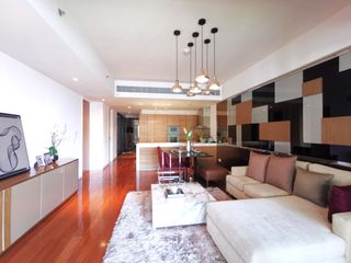 À louer et à vendre 2 chambres condo à Yan Nawa, Bangkok