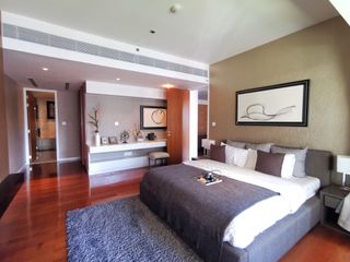 À louer et à vendre 2 chambres condo à Yan Nawa, Bangkok