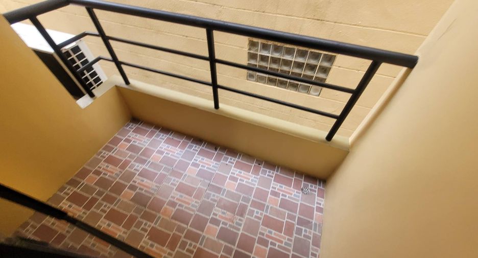 Wohnung zur Miete mit 3 Zimmer in Watthana, Bangkok