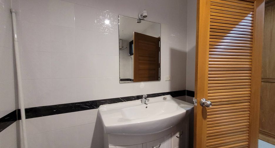 Wohnung zur Miete mit 3 Zimmer in Watthana, Bangkok